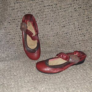 TAOS-Mary Jane Ballet Flat Size-Red Leather Flower Strap-SZ 37-Excellent